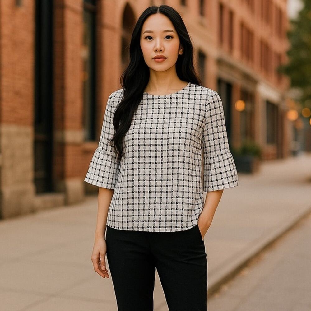 ELLE Women's Black & White Print Blouse ~ Flare Sleeves ~ SMALL